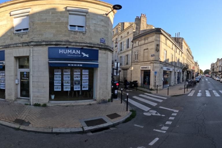 La rue de Tête En L&rsquo;Hair By Swann à Bordeaux