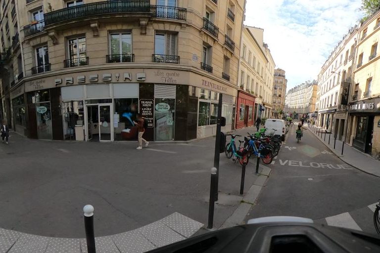 La rue de Hair First à Paris