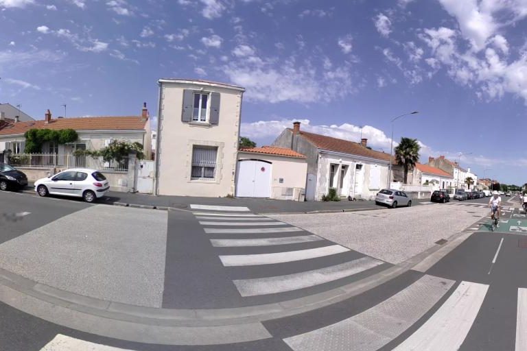 La rue de L&rsquo;Hair De L&rsquo;Atelier à La Rochelle