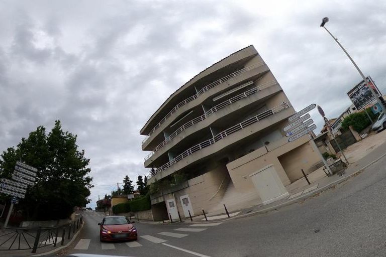 La rue de Hair Attitud Coiffure à La Ciotat