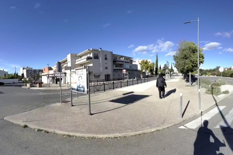 La rue de Hair Coiff à Miramas