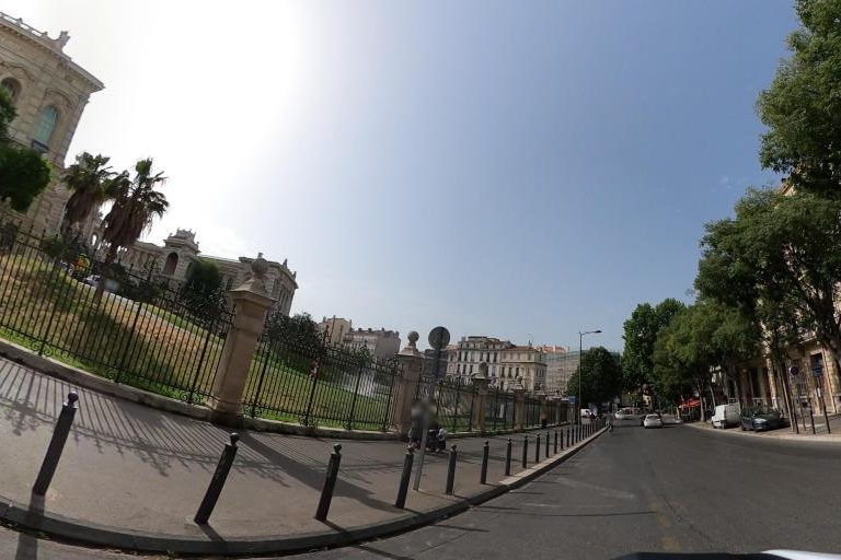 La rue de Les Filles De L&rsquo;Hair By Épi-Tête à Marseille