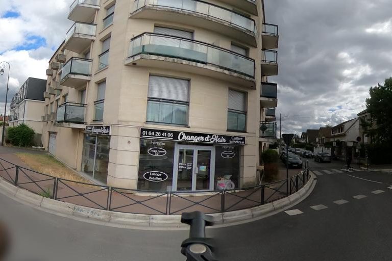 La rue de Changer D&rsquo;Hair à Chelles