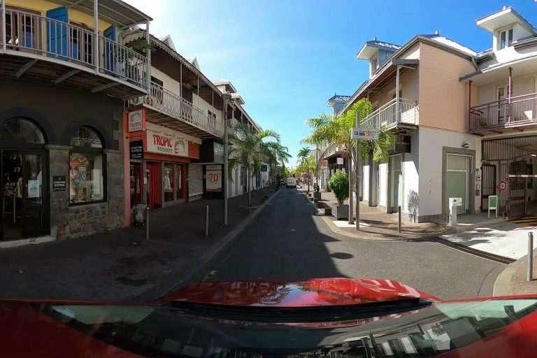 La rue de Tropical Hair à Saint-Denis