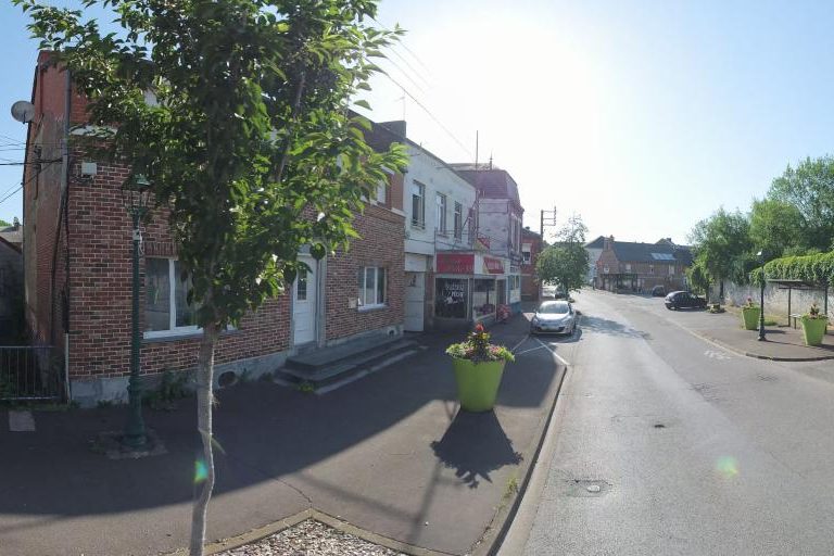 La rue de Aqua Hair à Fourmies