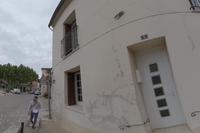 La rue de Coralie&rsquo;S Hair à Boulbon