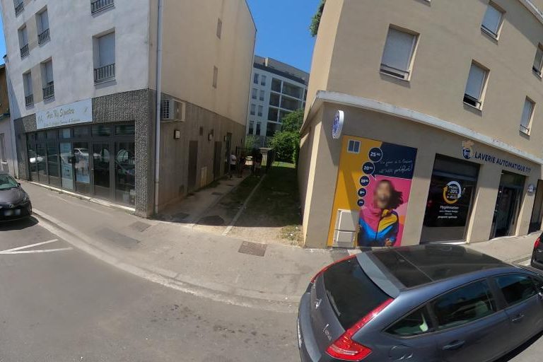 La rue de Hair My Signature à Villeurbanne