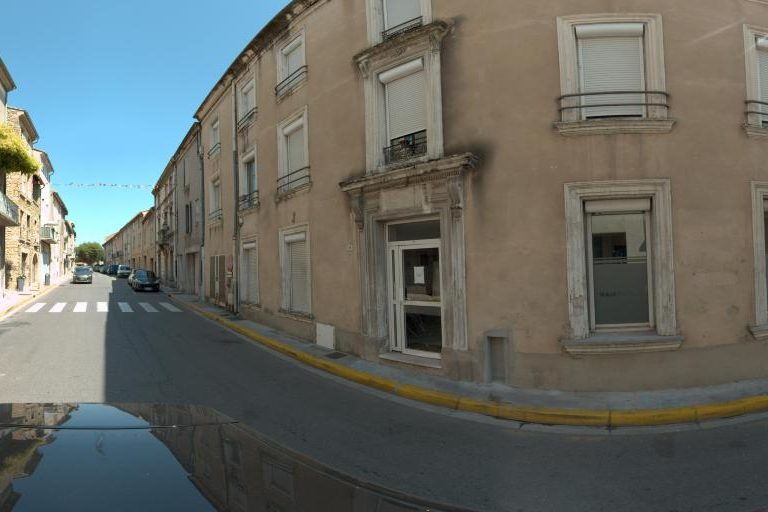 La rue de Hair World Coiffure à Chateauneuf-Du-Pape