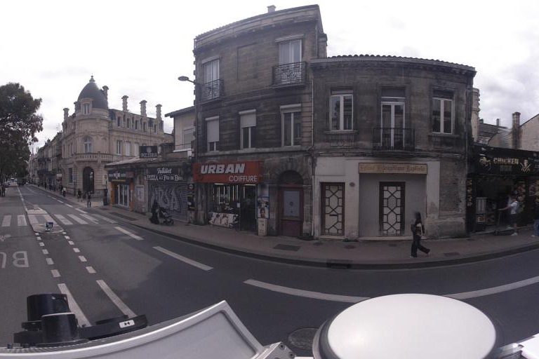 La rue de All Hair By Mo à Bordeaux