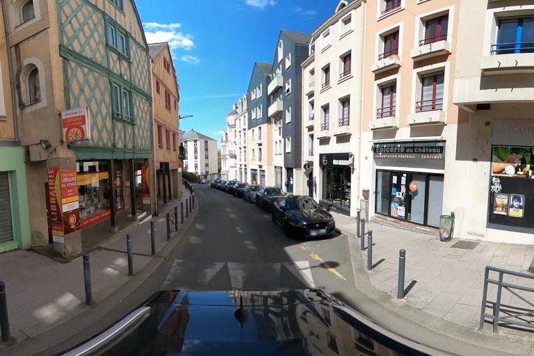 La rue de Titia&rsquo;S Hair à Angers