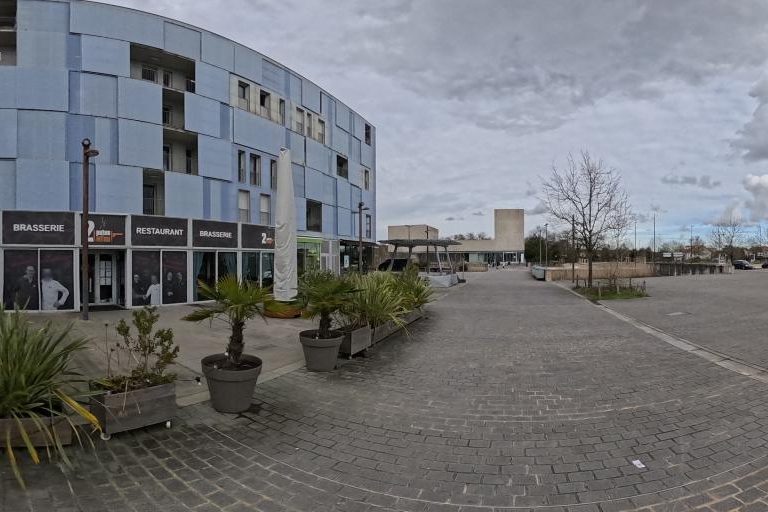 La rue de Shades Of Hair à Nantes