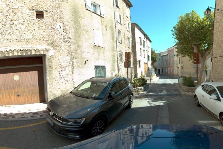 La rue de F Hair à Flayosc