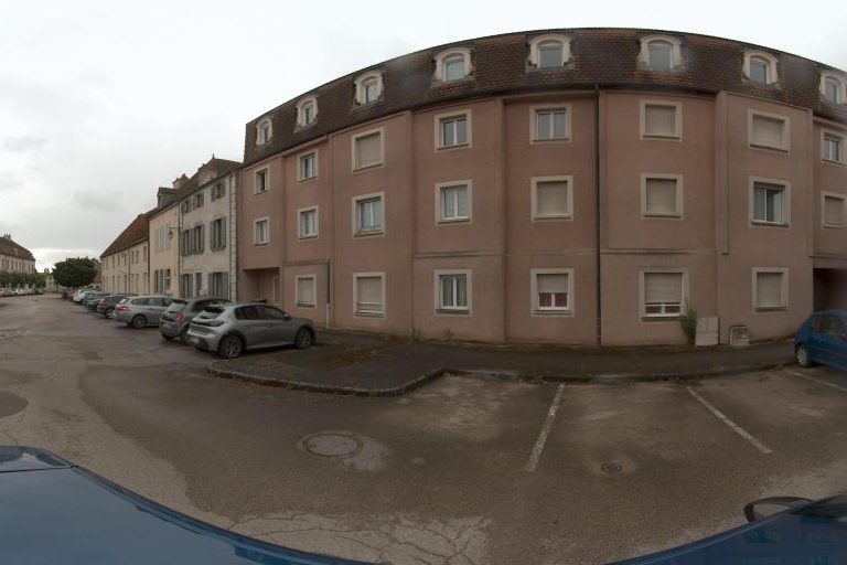 La rue de A Hair&rsquo; Toi à Saint-Jean-De-Losne