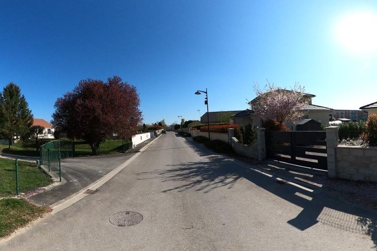 La rue de Au Dela Des Hair à Loisy-Sur-Marne