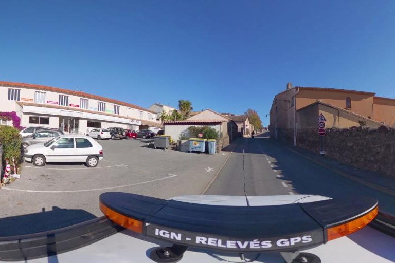 La rue de Un Hair D&rsquo;Ophelie à Frejus