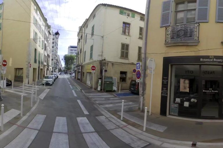 La rue de Hair Corner à Toulon