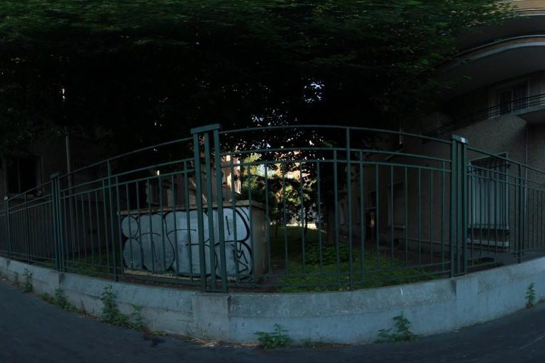 La rue de Divine Hair à Paris