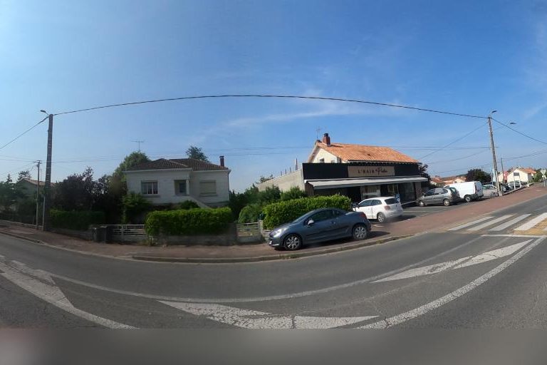 La rue de L&rsquo;Hair De Pauline à Chauvigny
