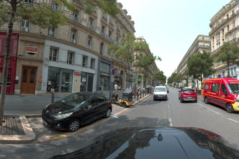 La rue de Hair-Nautic à Marseille