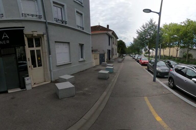 La rue de Hair Anna à Bron