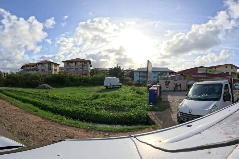 La rue de 21 Hair Street à Cayenne