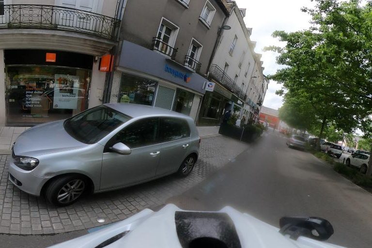 La rue de Mott&rsquo; Hair à Chateaubriant