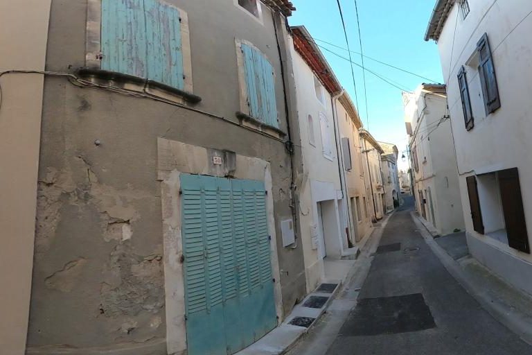 La rue de Hair De Vie à Noves