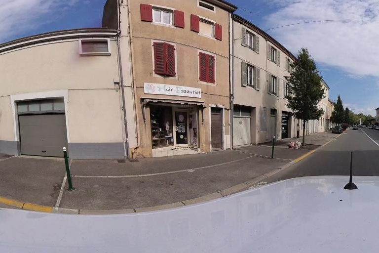 La rue de Hair Essentiel à Louhans