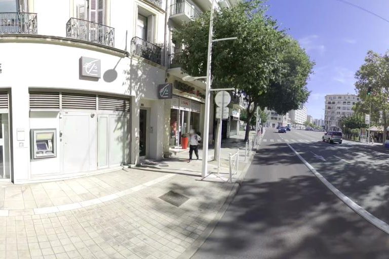 La rue de Snkh Hair Couture à Toulon