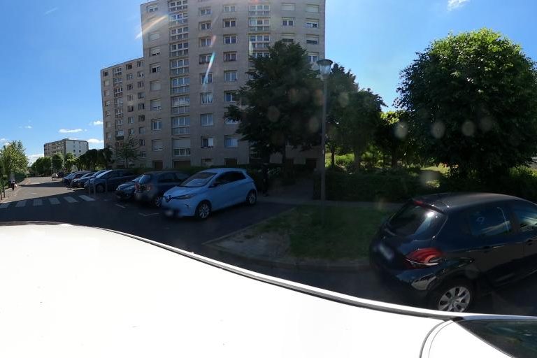 La rue de Sabrina-B Hair à Ermont