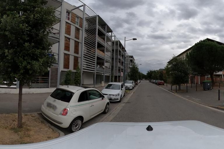 La rue de Carina . K-Hair à Toulouse