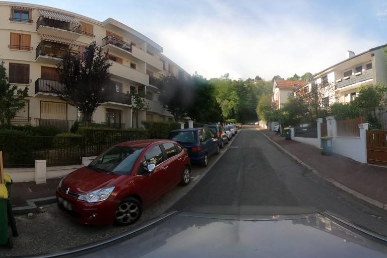 La rue de Poussi Hair D&rsquo;Ange à Le Plessis-Robinson