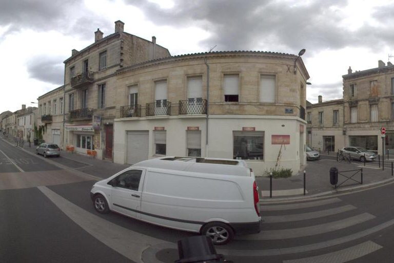 La rue de Hair By Noela à Bordeaux