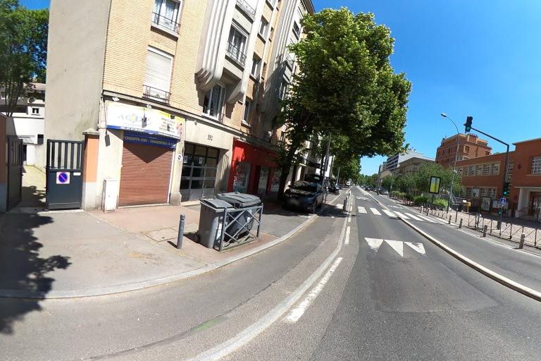 La rue de Hyp Hair Studio à Chaville