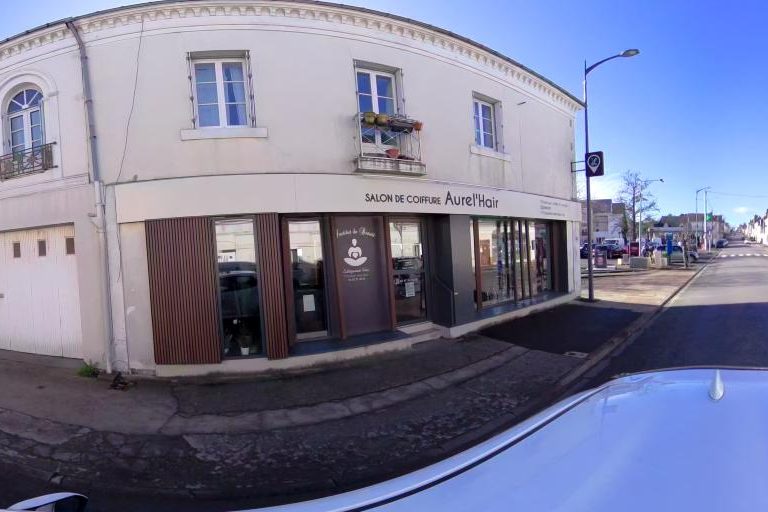 La rue de Coiffure Aurel Hair à Monnaie