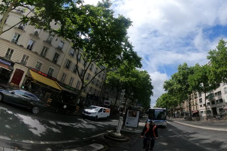 La rue de Color Hair Paris à Paris