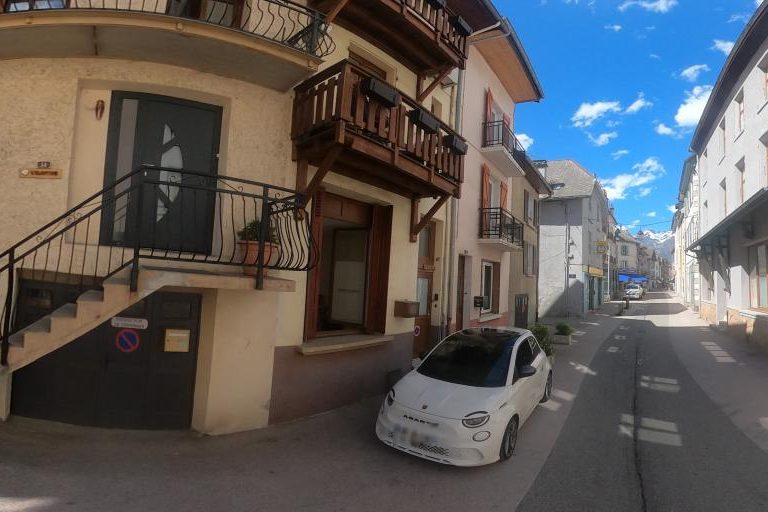 La rue de William Guazzone Hair Artist à Le Bourg-D'oisans