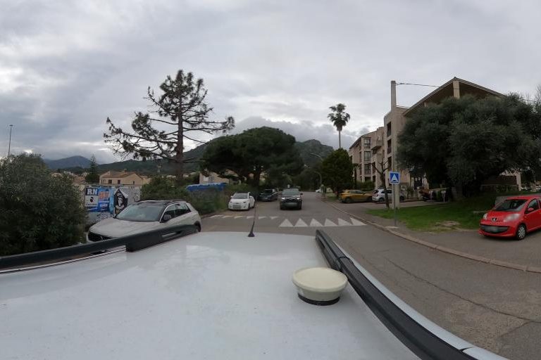 La rue de Chez Meli Planet Hair à Biguglia