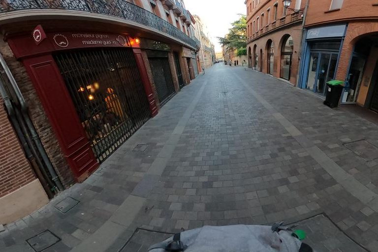 La rue de Un Hair De Plus Patrick Et Alain à Toulouse