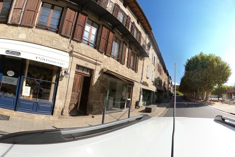 La rue de Natura Tif à Laroquebrou