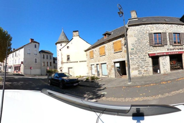 La rue de Virginie Tif à Saignes