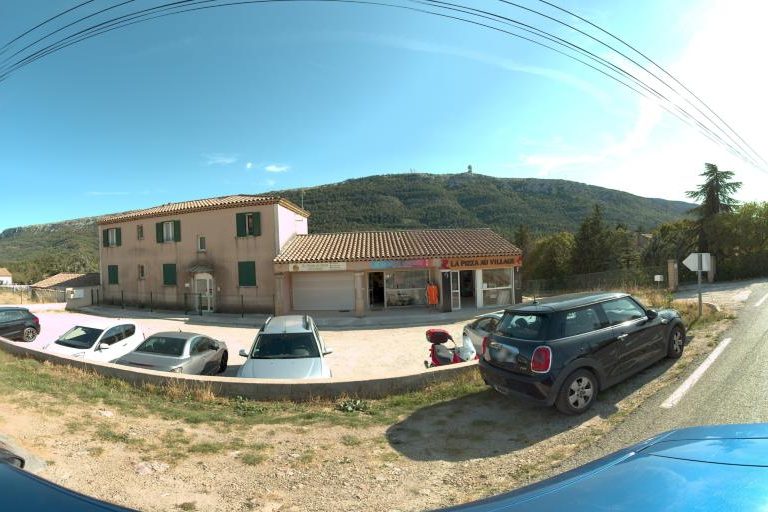 La rue de La Mèche Argentee à Plan-D'aups-Sainte-Baume