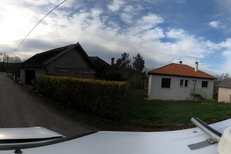 La rue de Aux Ciseaux D&rsquo;Argent à Lacapelle-Marival