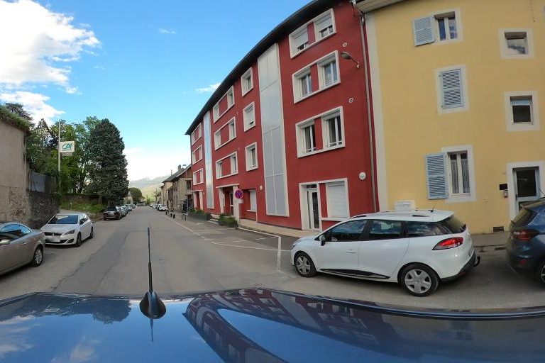 La rue de O Ciseaux De Marylene à Saint-Pierre-D'albigny