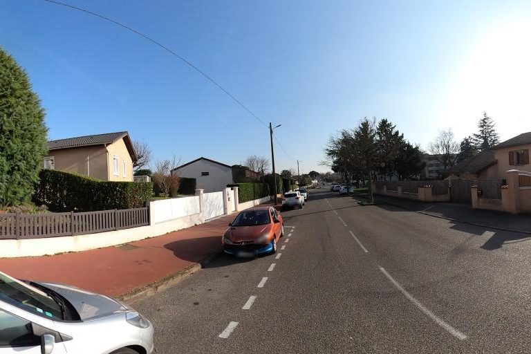 La rue de Les Ciseaux De Stephanie à Saint-Priest