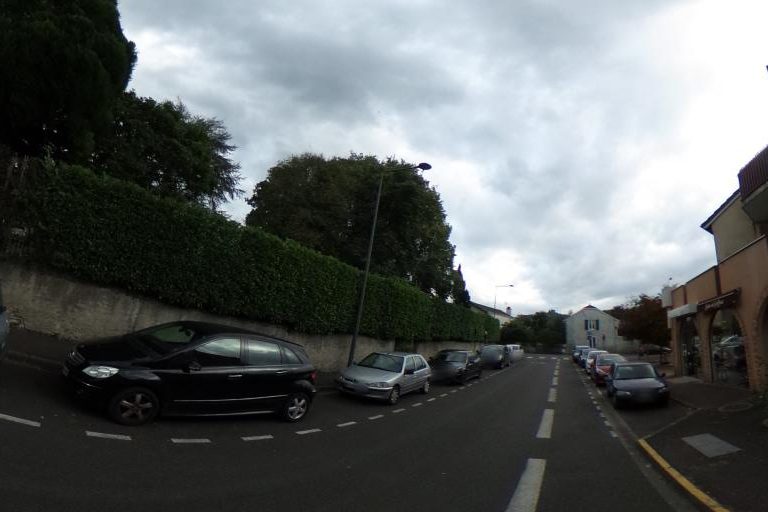La rue de Aux Ciseaux De Marjo à Gelos
