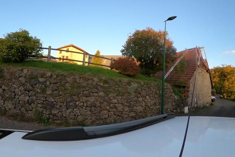 La rue de Les Ciseaux De Regine A Domicile à Saint-Simon